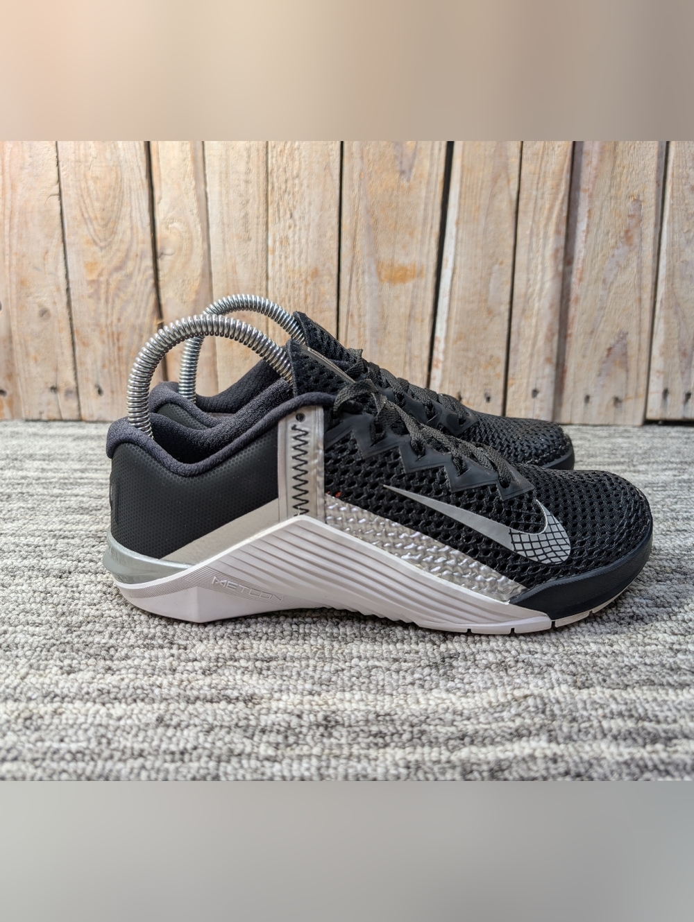 Nike Womens Metcon 6 in "Black/Metallic Silver" Size 7 Women